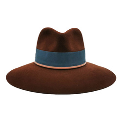 Drop hat in shaved lapin felt with Grosgrain band and leatherette piping Droplette model
