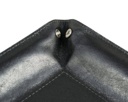 Art. Empty Pockets In Cowhide Leather